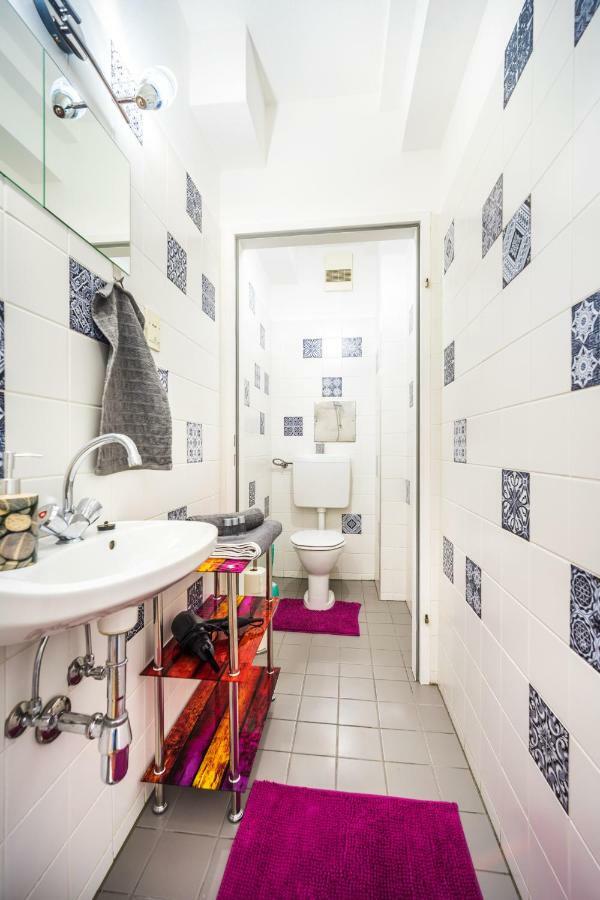 10 Min. Downtown - 2 Bedrooms - Parking فيينا المظهر الخارجي الصورة
